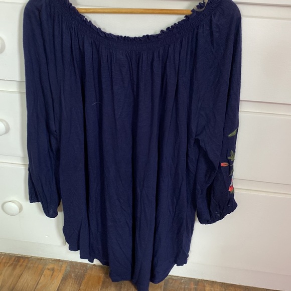 Embroidered Ruff Hewn Top - Picture 6 of 6